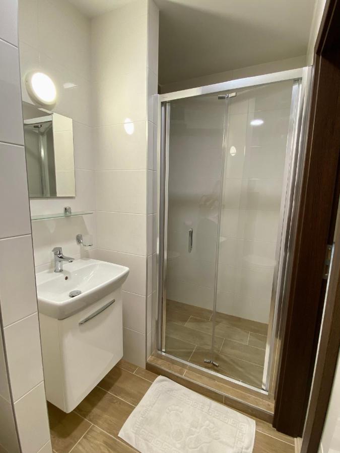 Podhájska Apartman Flower מראה חיצוני תמונה