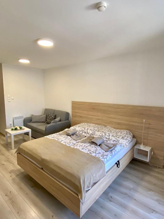 Podhájska Apartman Flower מראה חיצוני תמונה